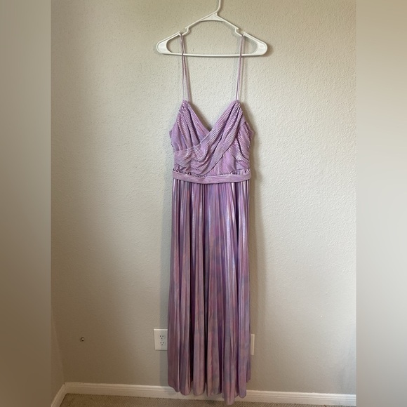 Ieena for Mac Duggal Metallic Purple Pleated Maxi Dress Size 8 - Picture 5 of 11